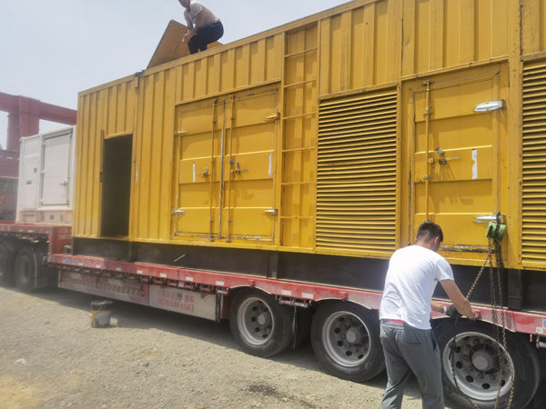 阿勒泰除了负载情况和发动机维护，还有哪些因素会影响 200kw 柴油发电机的油耗？