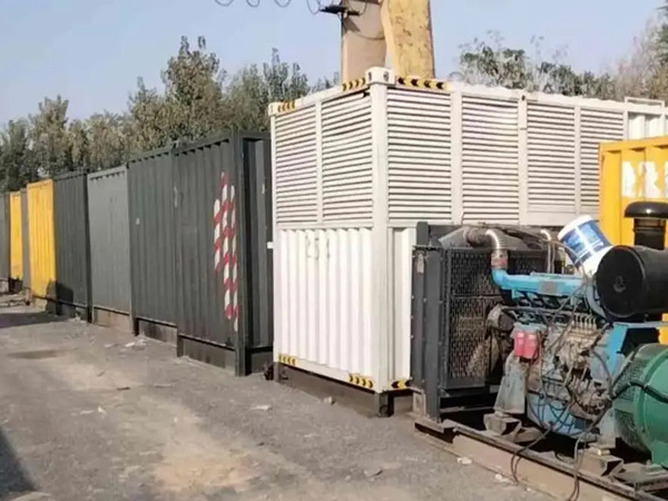 阿勒泰200KW柴油发电机机组每小时油耗是多少？